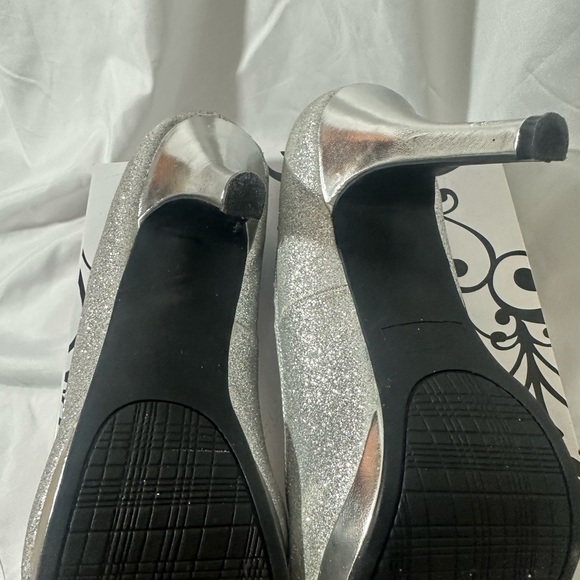 Rampage Dressy Gracee High Heel Peep Toe Size 81/2M with box - Picture 6 of 10